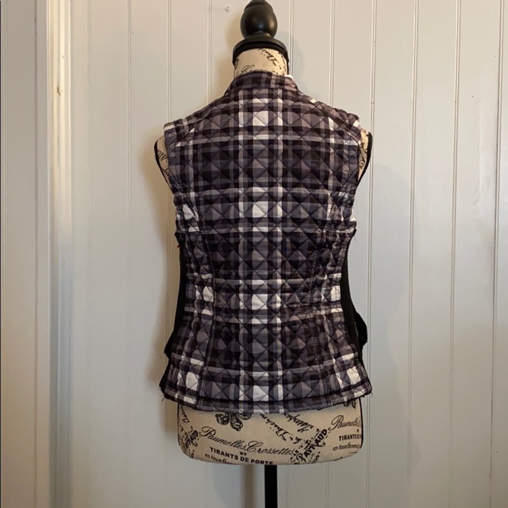Laura Scott Vest - Picture 2 of 3